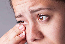 Причины слезоточивости глаз